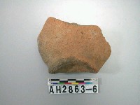 藏品(紅色夾砂素面陶片)的圖片